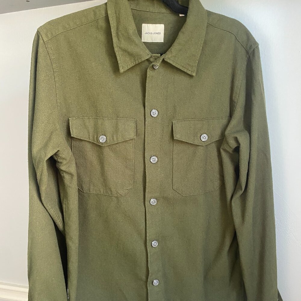 JACK & JONES OLIVE GREEN COMFORT FIT OVER SHIRT LONG SLEEVE  SIZE M